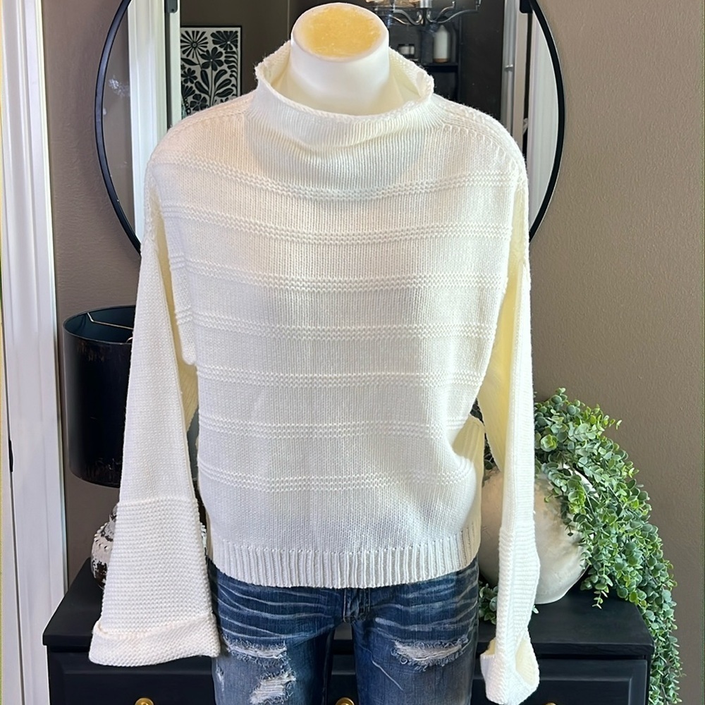 JESSICA SIMPSON Ivory Chunky Knit Funnel Neck Bell Sleeve Sweater L Minimalist
